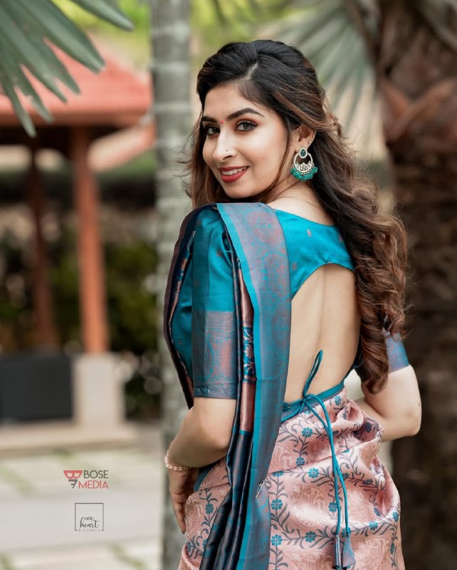 Pink Banarasi Silk Saree - Image 3