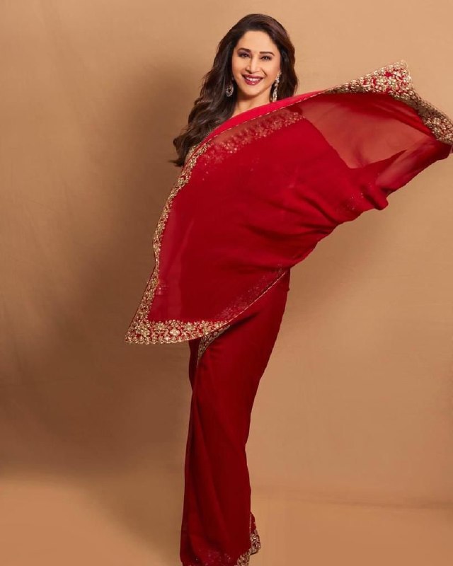 Red Embroidered Georgette Party Wear Saree - Image 2
